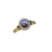 A cultured pearl ring,