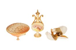 A ROYAL DOULTON BLUSH IVORY VASE PAINTED WITH RED-LEGGED PARTRIDGE, EARLY 20TH CENTURY