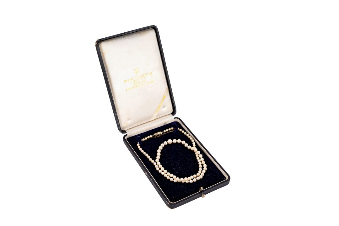 A pearl necklace with a Mikimoto original case - Image 2 of 2