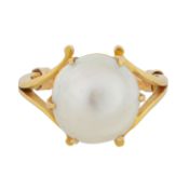 A mabé pearl single stone ring