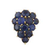 A sapphire cluster pendant
