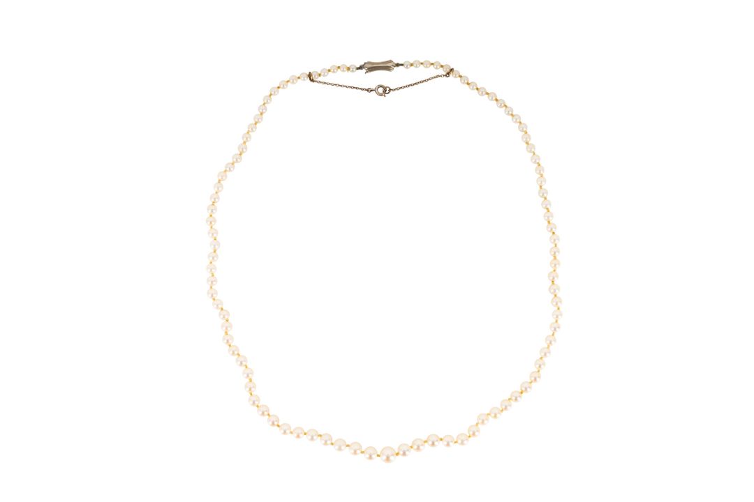 A pearl necklace with a Mikimoto original case - Image 1 of 2