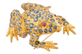 A gem set frog brooch / pendant