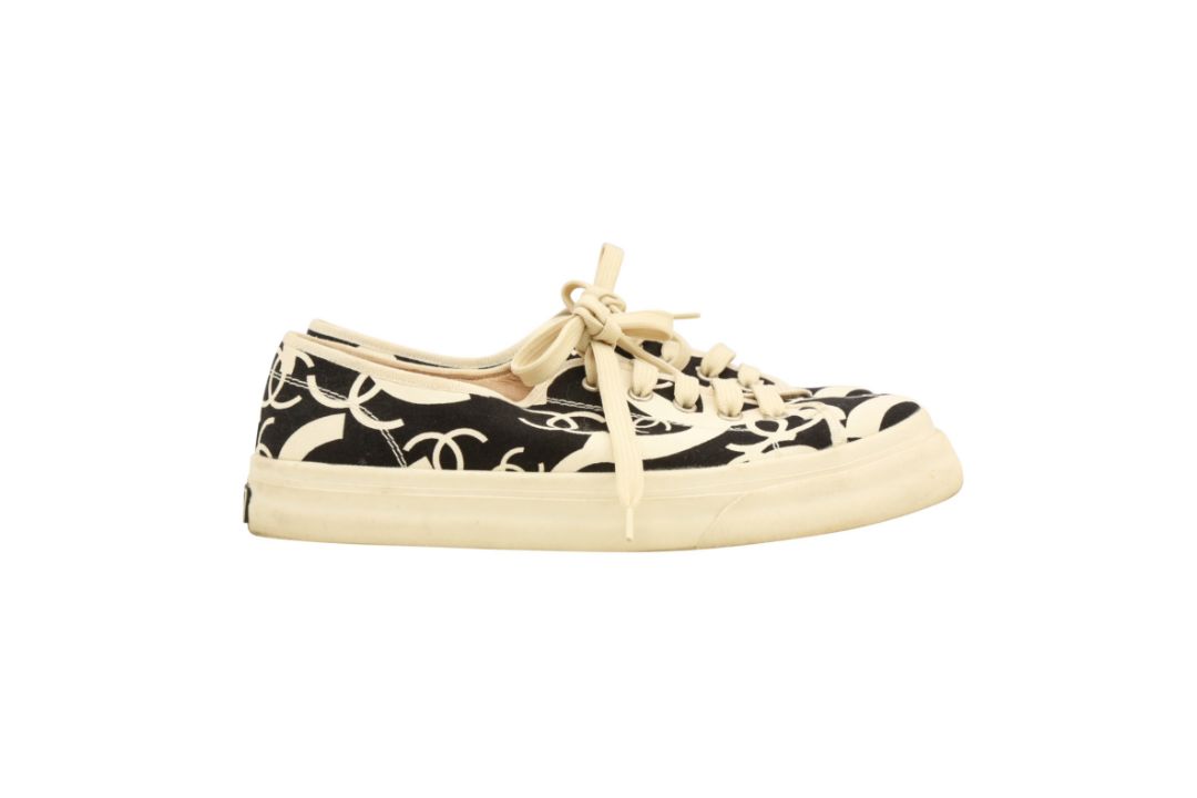 Chanel Black CC Flatform Sneaker - Image 1 of 5