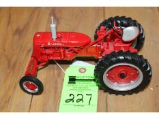 IH Farmall C Tractor w/WF - No Box