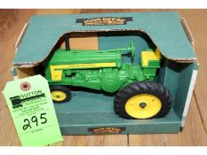 JD 720 Row Crop Tractor - Unstyled