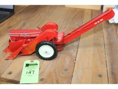 Tru Scale Tractor w/2 Row Picker - No Box