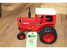 Case IH 1566 Tractor w/Cab & Duals, 1991 - No Box