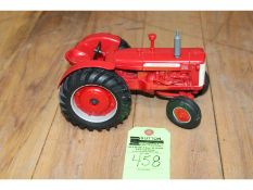 IH 650 Dsl. Tractor - No Box