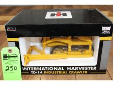 IH TD Industrial Crawler w/Blade - Yellow