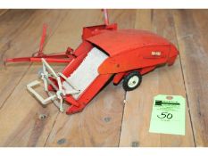 Tru Scale Pulltype Combine - No Box