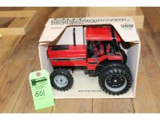 IH 5488 MFWD Tractor w/Duals