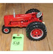 Farmall 400 Tractor w/Duals - No Box