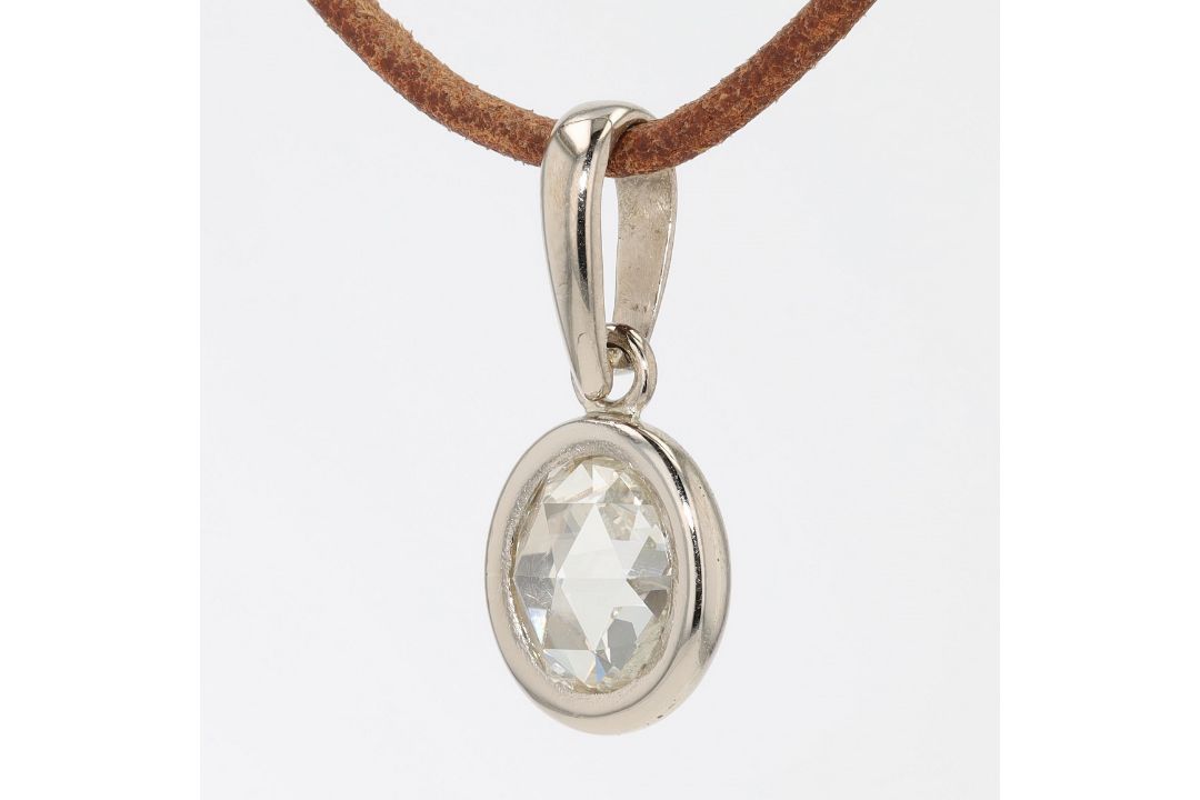 Anhänger in 585er Gold mit einem Diamanten  - Bild 2 aus 5