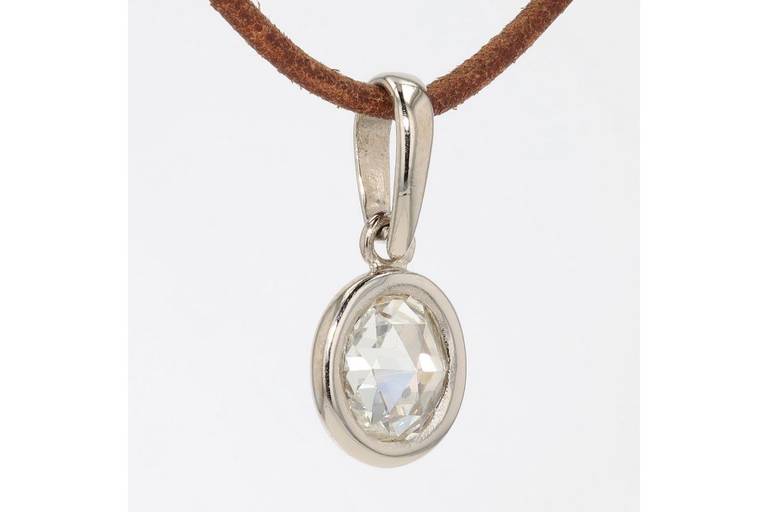 Anhänger in 585er Gold mit einem Diamanten  - Bild 3 aus 5