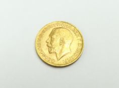 A 1927 King George V full sovereign, 8g gross