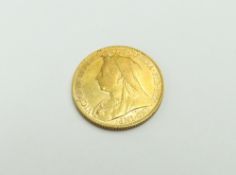 A 1900 Queen Victoria shrouded head full sovereign