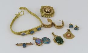 A 9ct gold pendant set with a cameo