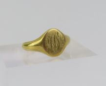 An 18ct gold child or small ladies signet ring, th