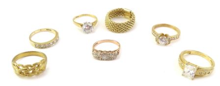 A 14ct gold flexible chain link ring, finger size