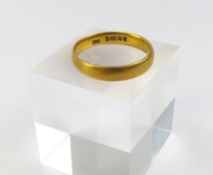 A 22ct gold wedding band