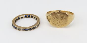 A 9ct gold rectangular shaped signet ring, engrave