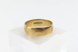 A 9ct gold wedding band, 1985, finger size R, 3.2g