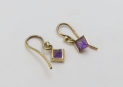 Nicholas Wylde, Bath - a pair of 9ct gold square,