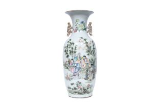 A Chinese qianjiang cai vase with scholars in a bamboo forest, 19th/20th C.