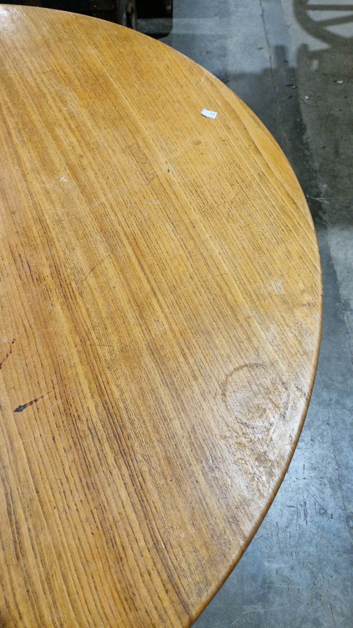 Modern pale oak dining table, the circular top on a substantial cross-form base, 123cm diameter x - Image 2 of 25