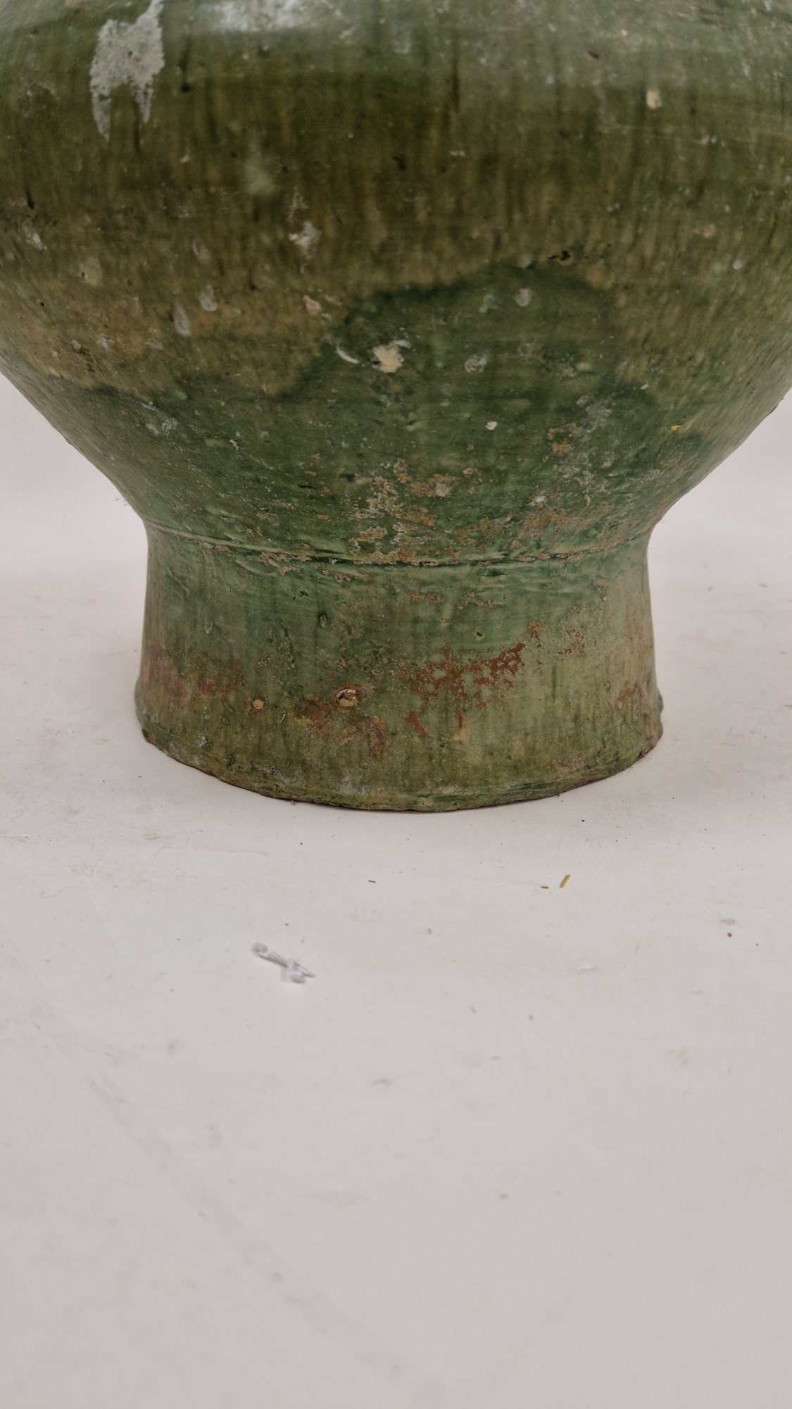 Chinese green glazed pottery vessel (Hu), in the Han Dynasty Archaic style, moulded with ringed - Image 13 of 16