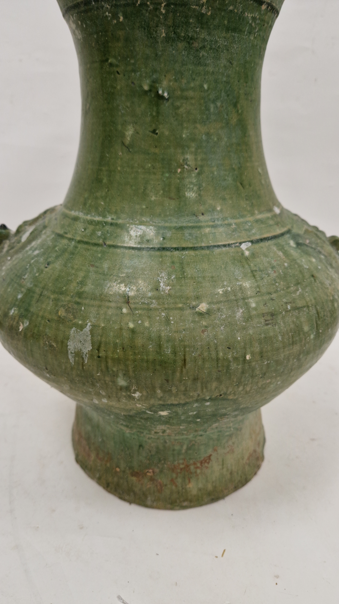 Chinese green glazed pottery vessel (Hu), in the Han Dynasty Archaic style, moulded with ringed - Image 12 of 16