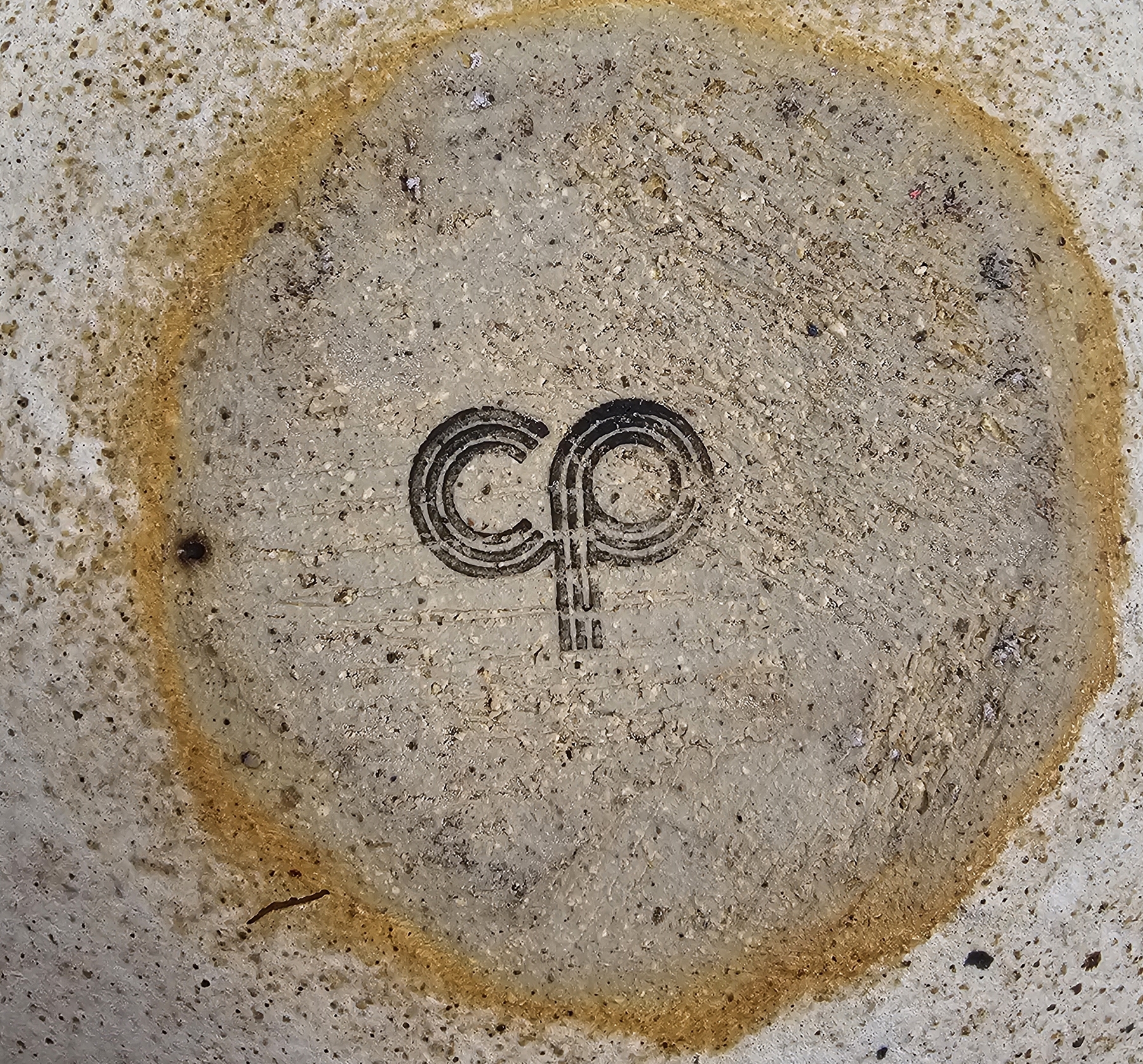 Isle of Wight Chessell pottery stoneware bowl, the interior in matt grey/white glaze applied with - Image 3 of 3