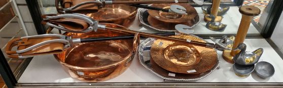 Large Victorian two-handled copper pan, 40cm diameter, a contemporary planished copper dish