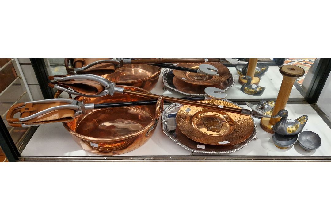 Large Victorian two-handled copper pan, 40cm diameter, a contemporary planished copper dish