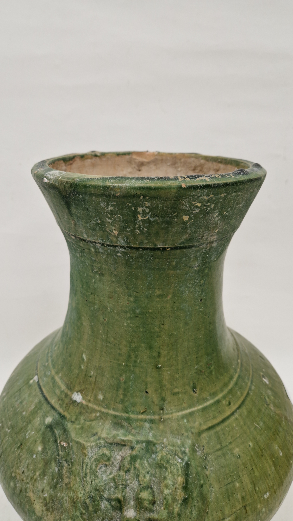 Chinese green glazed pottery vessel (Hu), in the Han Dynasty Archaic style, moulded with ringed - Image 14 of 16