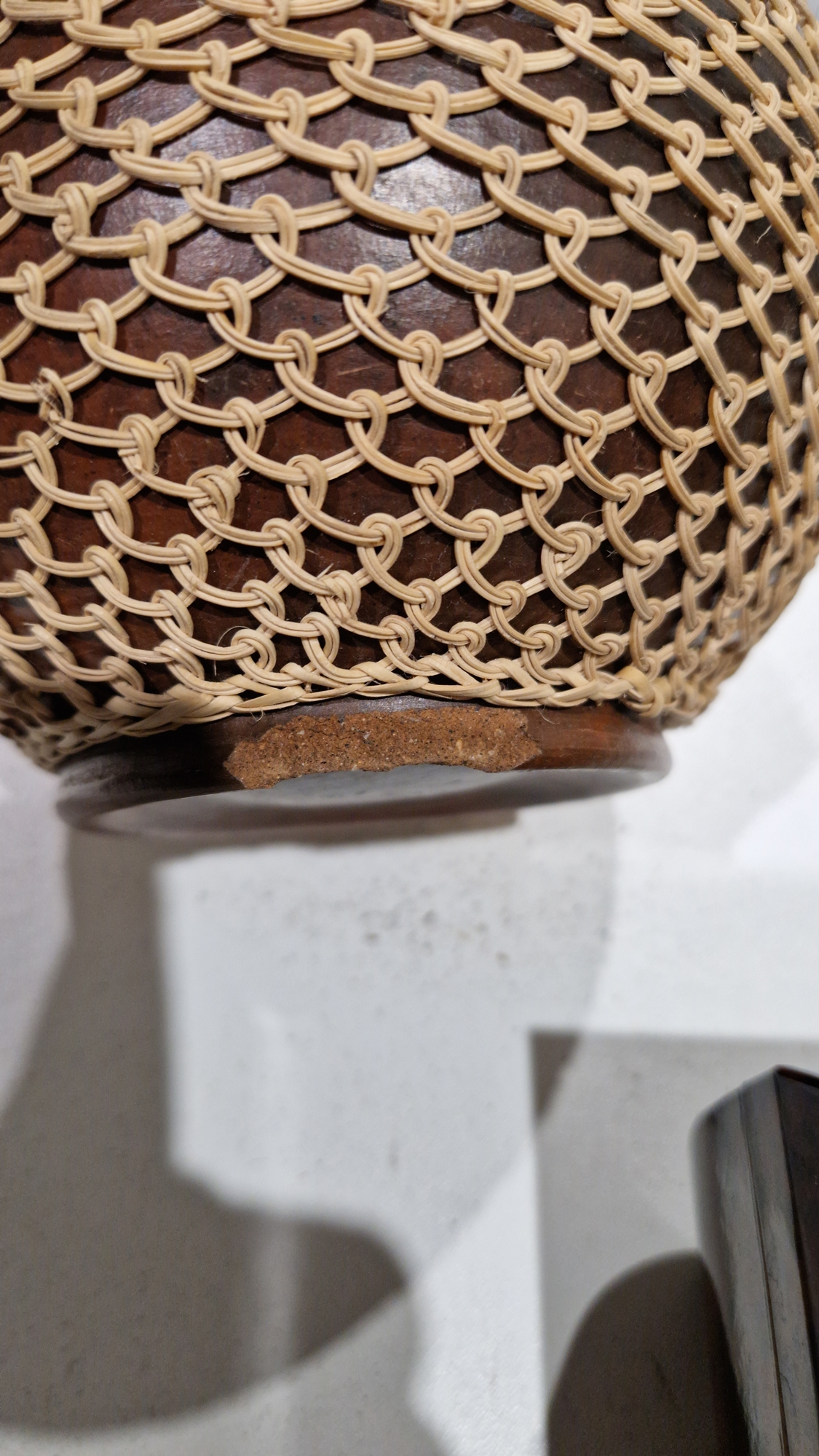 Collection of simulated tortoiseshell and burrwood desk obelisks, two tribal-style rattan covered - Image 8 of 8