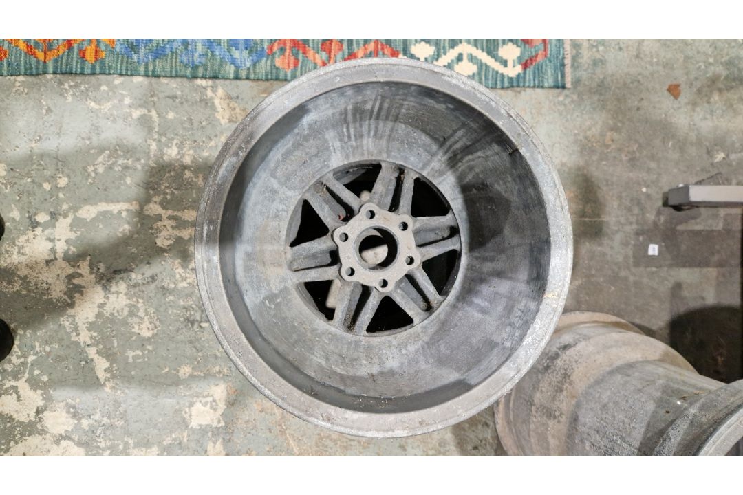 Two 'Formula 1' wheels, by repute Leyton House March Formula 1, 50cm high (2) Condition Report - Image 3 of 5