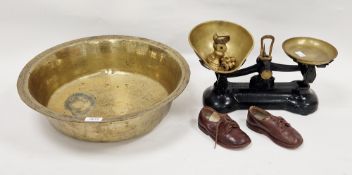 Set of Libre Scale Company cast iron and brass scales with seven brass imperial graduating weights