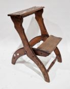 19th century Arts and Crafts elm folding library steps with curved supports, 58cm high x 39.5cm wide