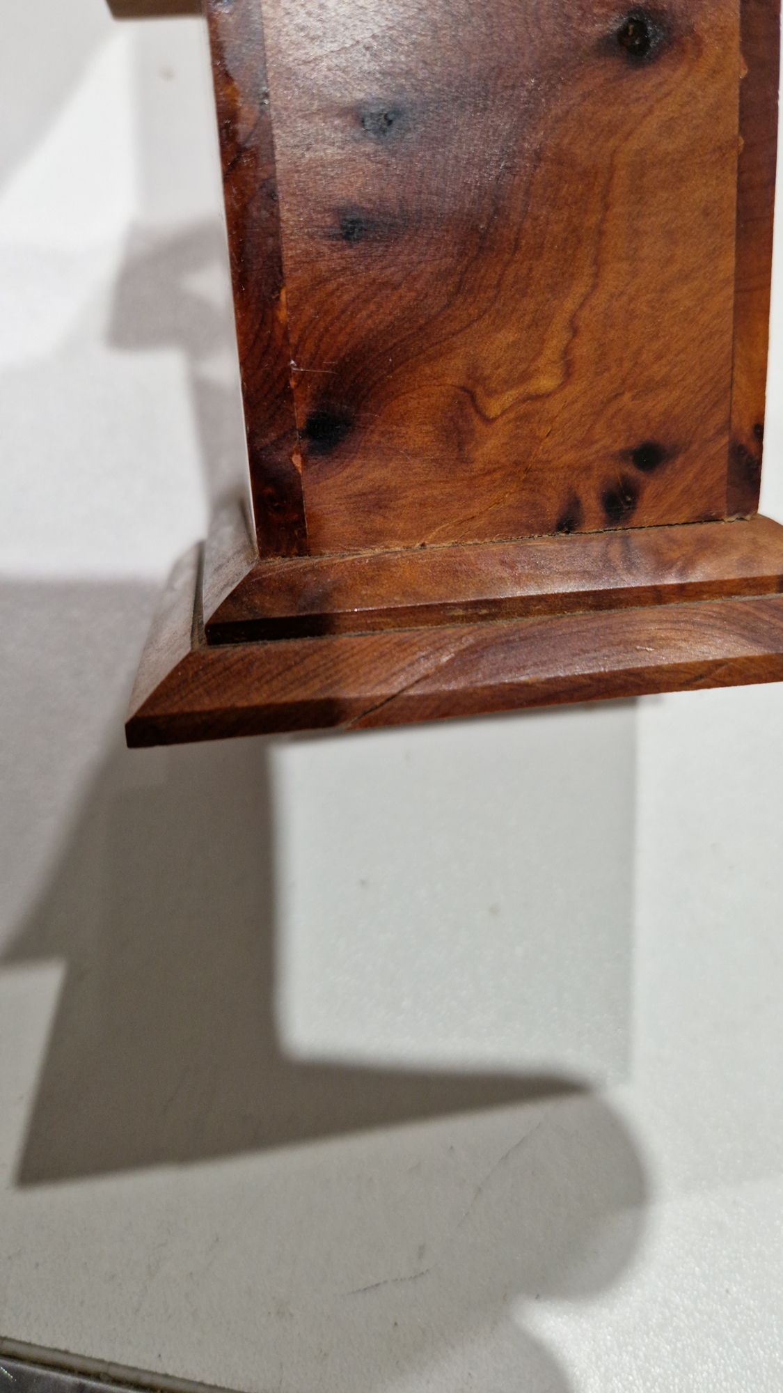 Collection of simulated tortoiseshell and burrwood desk obelisks, two tribal-style rattan covered - Image 4 of 8