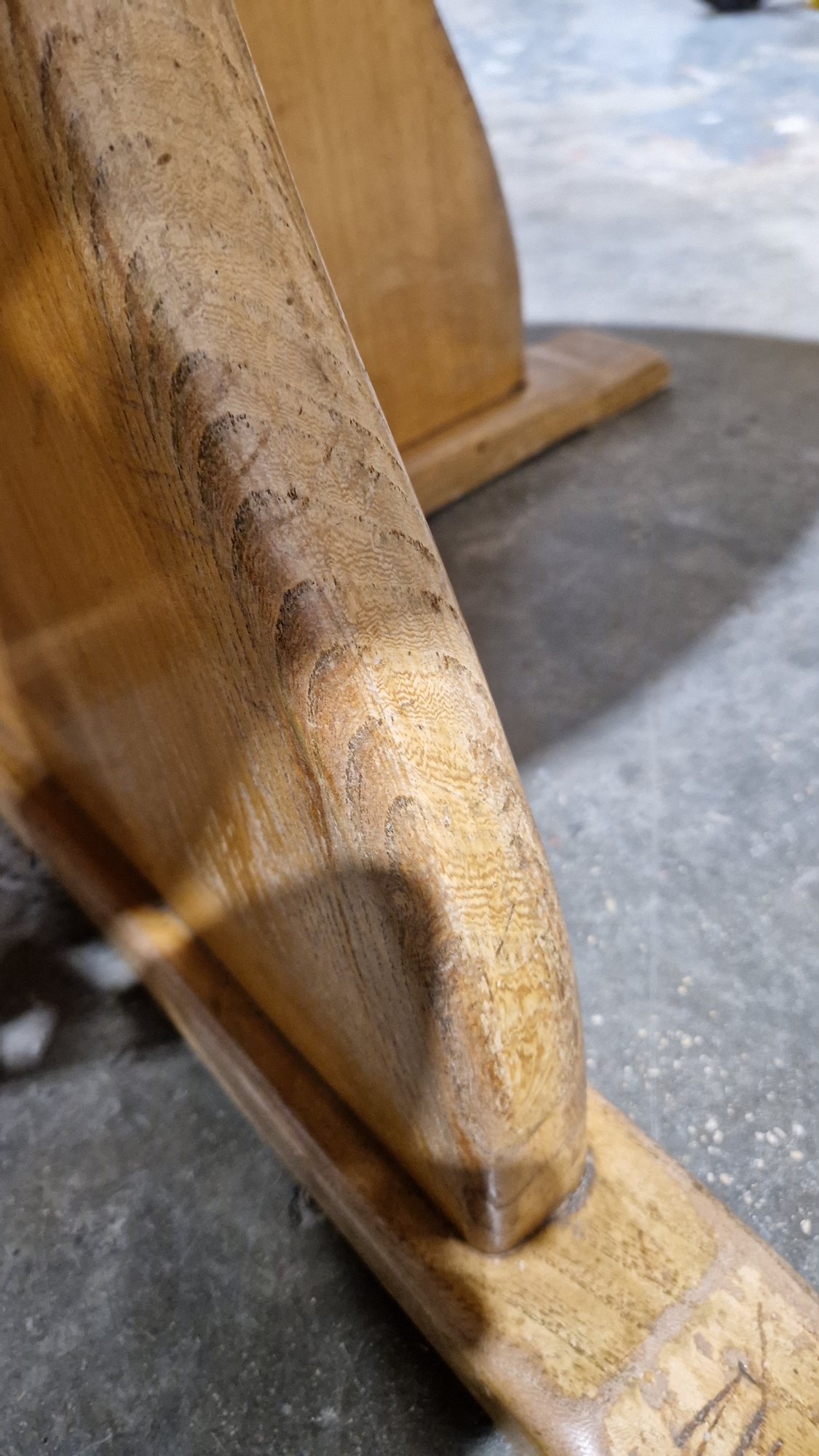 Modern pale oak dining table, the circular top on a substantial cross-form base, 123cm diameter x - Image 25 of 25