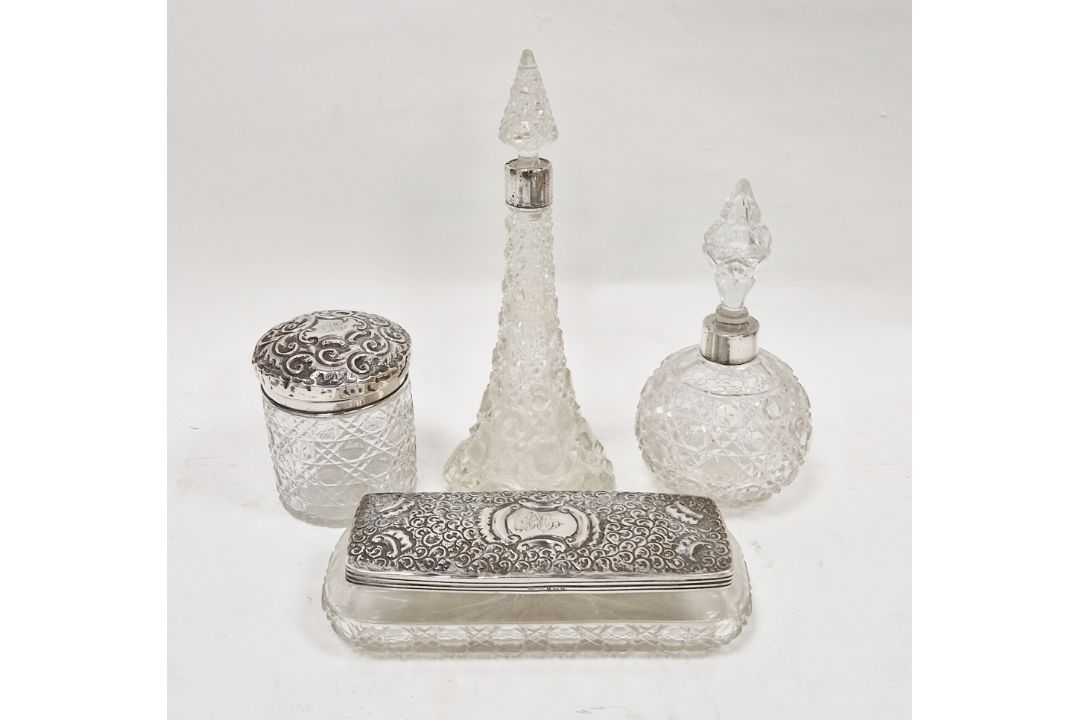 Victorian hobnail cut glass perfume bottle and stopper with silver collar, Chester 1899, Robert