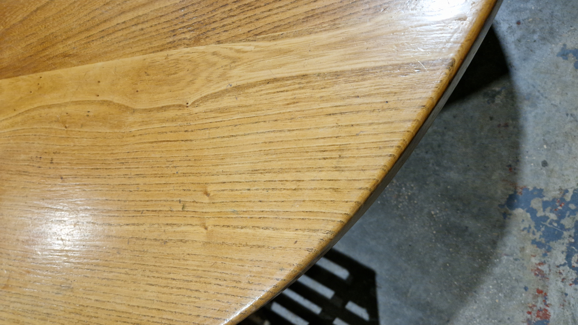 Modern pale oak dining table, the circular top on a substantial cross-form base, 123cm diameter x - Image 11 of 25