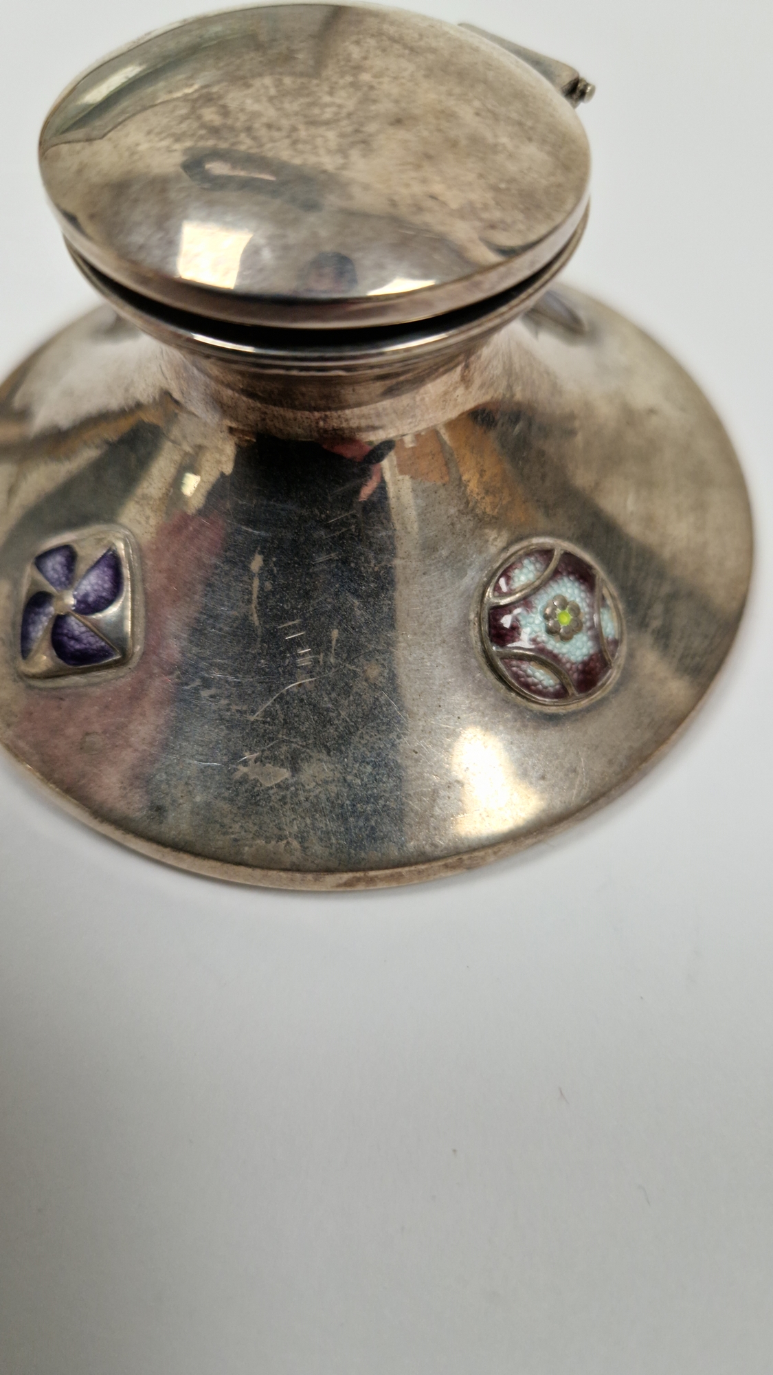 Edward VII silver and guilloche enamel capstan inkwell, Birmingham 1909, maker's mark rubbed, the - Image 15 of 18