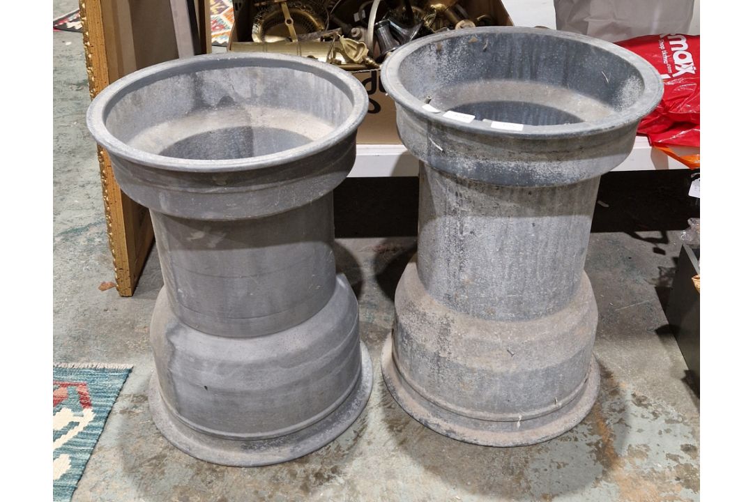 Two 'Formula 1' wheels, by repute Leyton House March Formula 1, 50cm high (2) Condition Report - Image 1 of 5