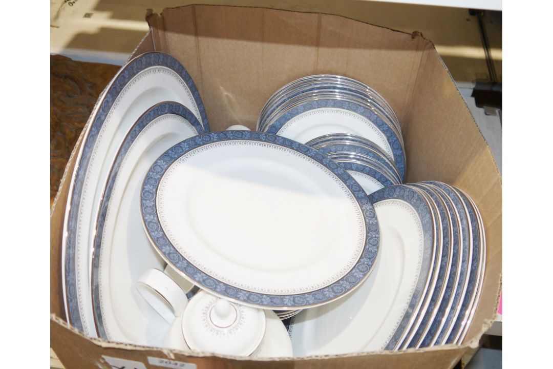 Royal Doulton ' Sherbrooke ' coffee and dinner ware including cups, saucers, serving plates dinner
