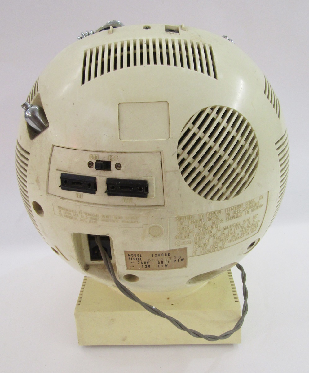Vintage JVC Videosphere television, model no.3240UK, serial 06401730, on original stand  Condition - Image 4 of 4