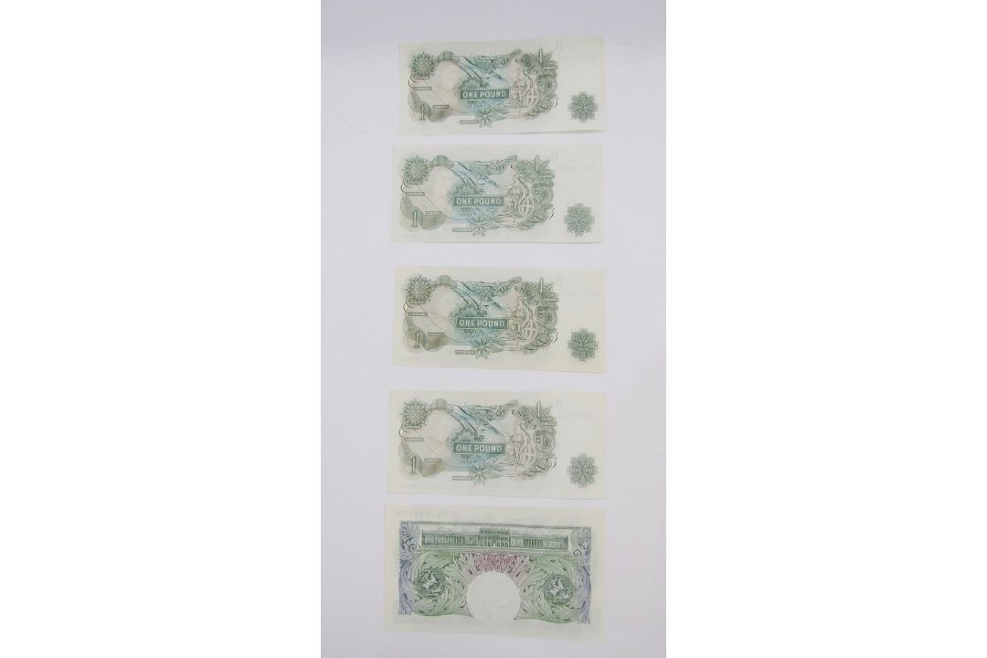 3 x Bank of England 10 shilling notes, (1) signed K O Peppiatt (October 1934), prefix B41 708884, ( - Image 4 of 6