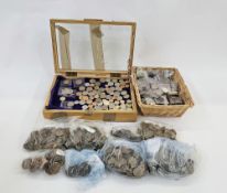 An accumulation of British and world coins, various £2, £1 and 50p's, together with currency two and